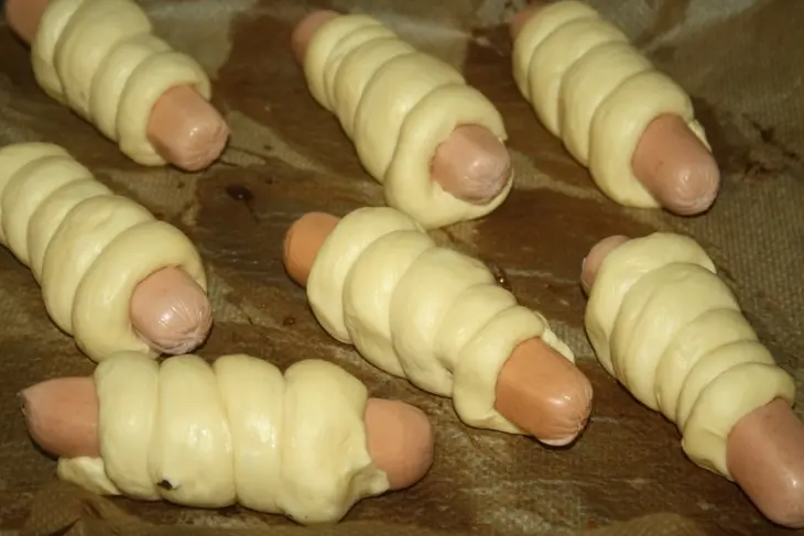 Сосиски в тесте: шаг 5