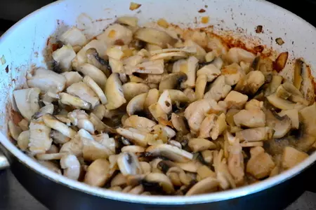 Пирог с курицей и шампиньонами: шаг 8