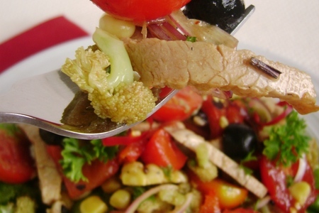 Салат с жареной свининой и брокколи с овощами: шаг 4