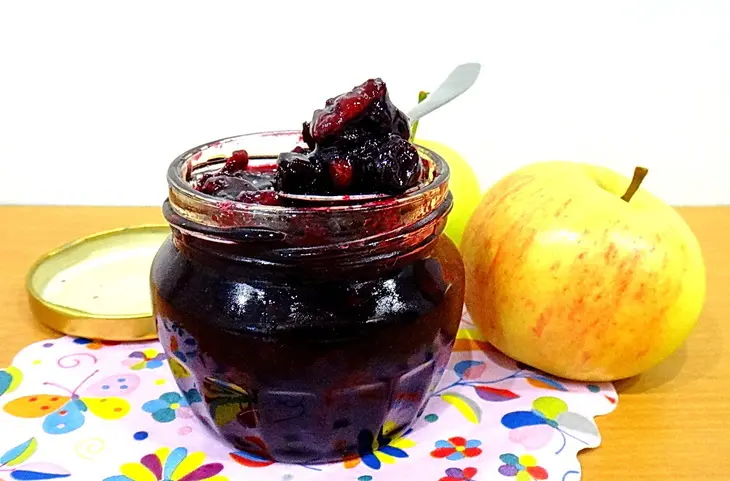 Варенье из черноплодной рябины с грецким орехом и лимоном: шаг 6