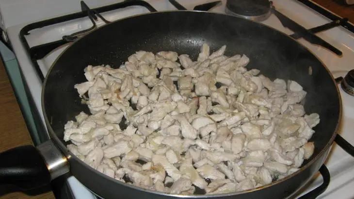 Конвертики из лаваша с мясной начинкой: шаг 2