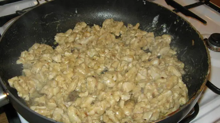 Конвертики из лаваша с мясной начинкой: шаг 4