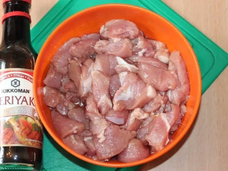 Маринованная свинина с рисом и овощами: шаг 1