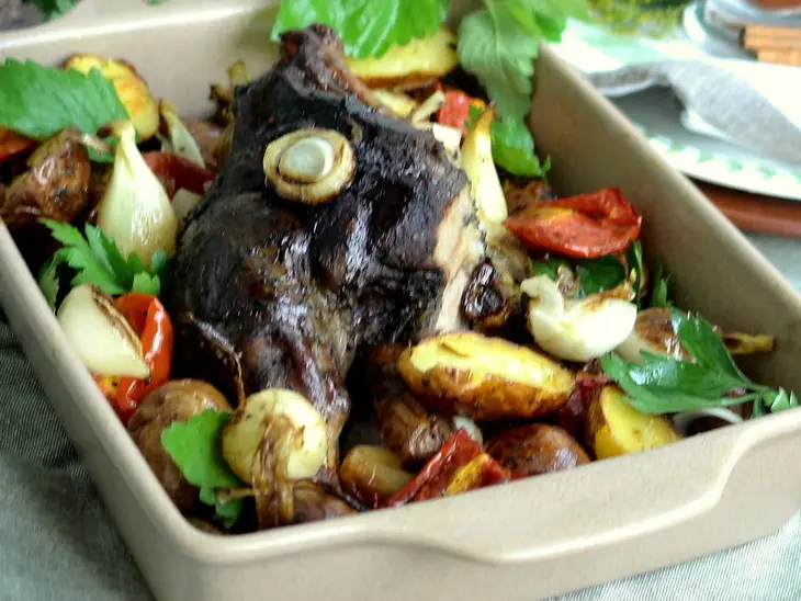 Баранина в мятном маринаде запечённая с овощами: шаг 6