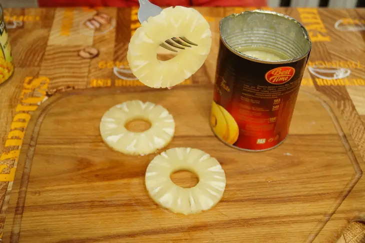 Салат с курицей и ананасом: шаг 3