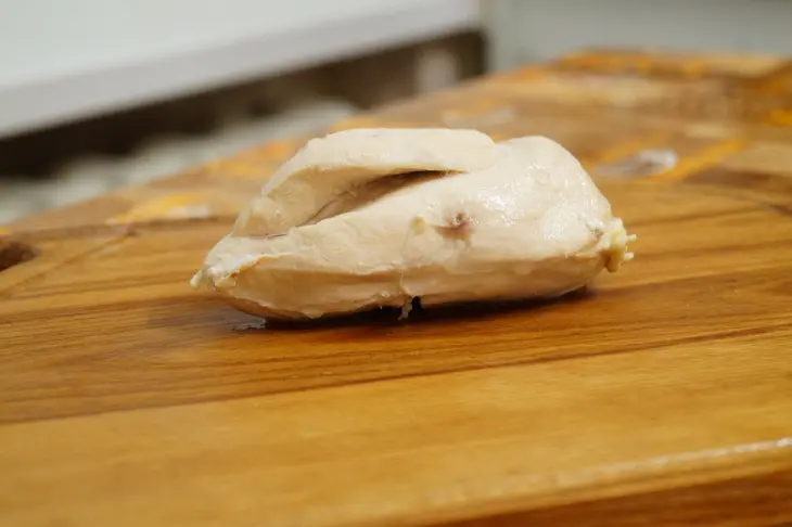 Салат с курицей и ананасом: шаг 7