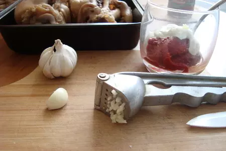 Cвиные ножки с овощами из духовки. фм.: шаг 4