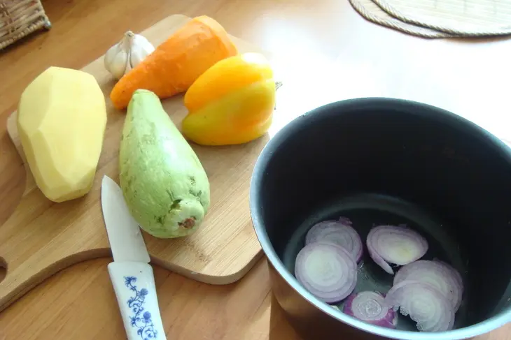 Cвиные ножки с овощами из духовки. фм.: шаг 8