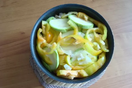 Cвиные ножки с овощами из духовки. фм.: шаг 9