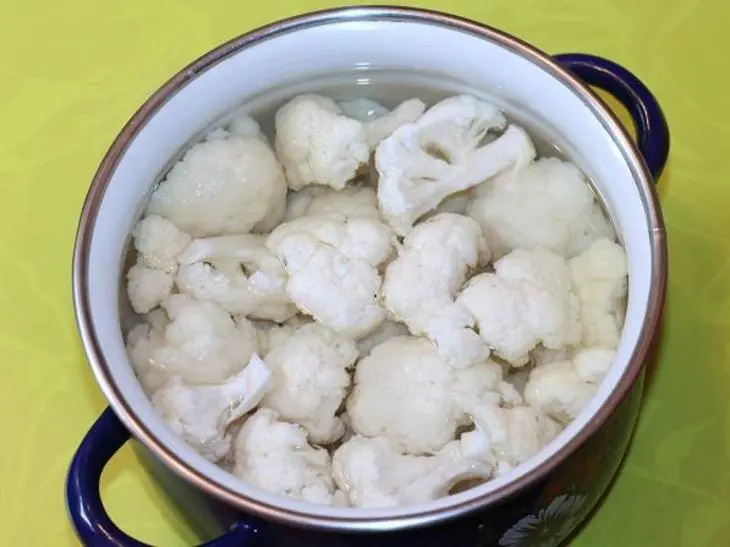 Морской окунь в соусе с цветной капустой: шаг 4