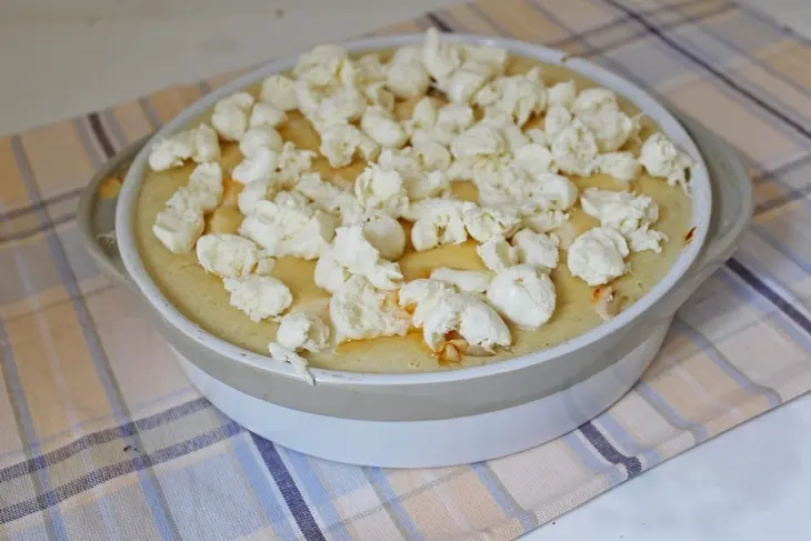 Пирог с курицей и моцареллой: шаг 8