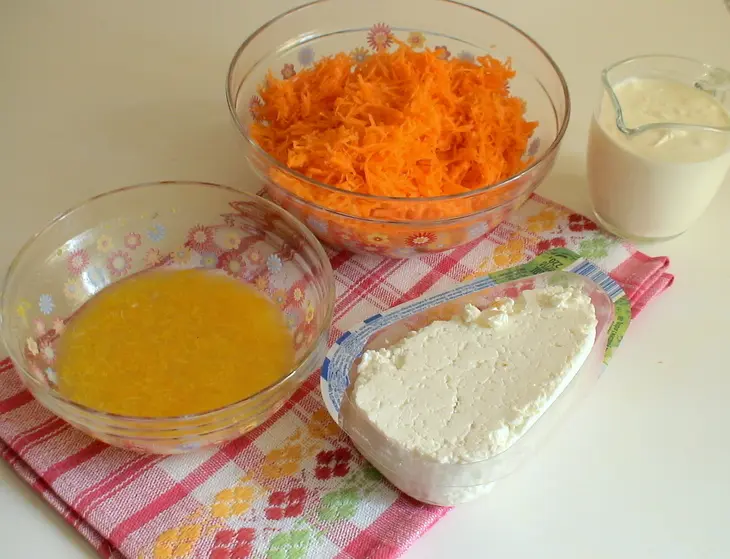 Морковный творожник с апельсиново-миндальными нотками: шаг 3