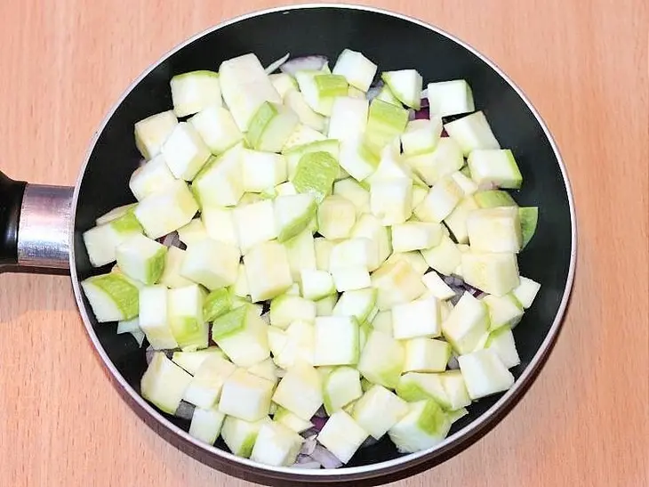 Кабачковая запеканка со сливочным сыром: шаг 2