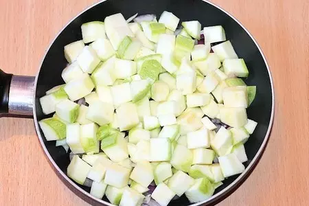 Кабачковая запеканка со сливочным сыром: шаг 2