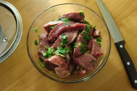 Жаркое в горшочке из мяса лося. фм "рецепт выходного дня": шаг 5