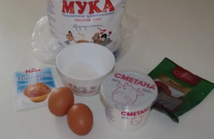 Маковый торт с черносмородиновым желе в шоколадной глазури: шаг 1
