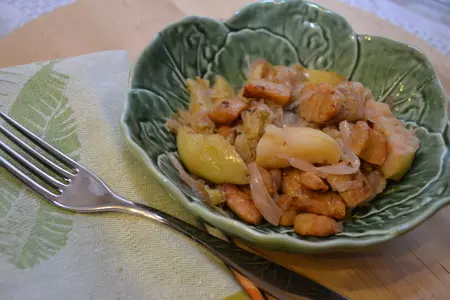 Тушеная капуста с яблоками и колбасками. тест-драйв с окраиной: шаг 6