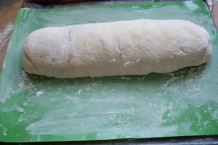 Рулет с черной смородиной и штрейзелем: шаг 3