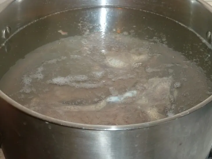 Запеченная похлебка на говяжьем бульоне с золотым пшеном и овощами: шаг 1