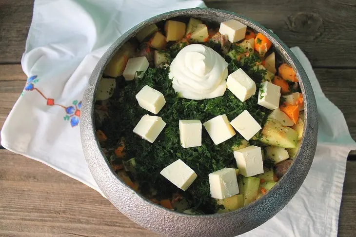 Жаркое из куриных желудков и морковный салат ( простой деревенский обед) фм: шаг 11