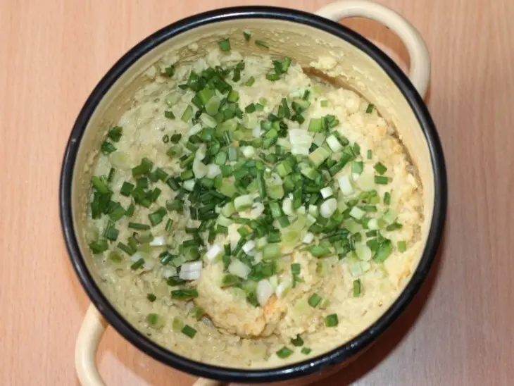 Биточки пшенные с сыром и зеленью: шаг 6