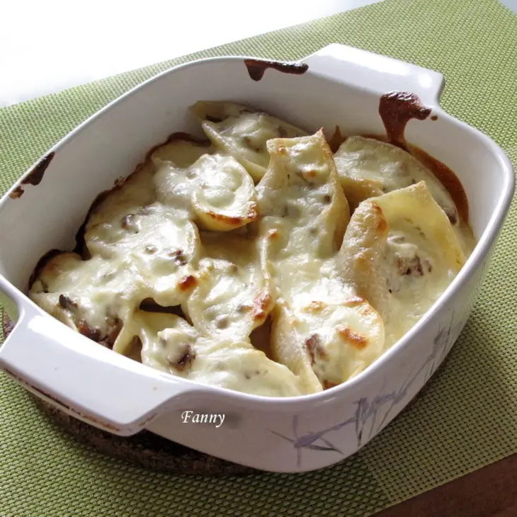 Фаршированные конкильони, запеченные под сырным соусом: шаг 8