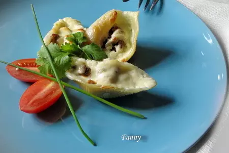Фаршированные конкильони, запеченные под сырным соусом: шаг 9
