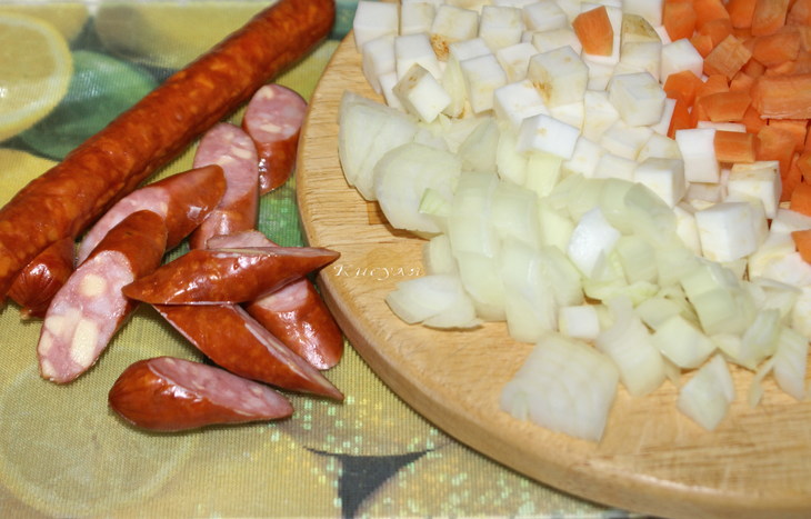 Чечевица белуга с сельдереем и копчёными пряными колбасками. тест-драйв с окраиной: шаг 2