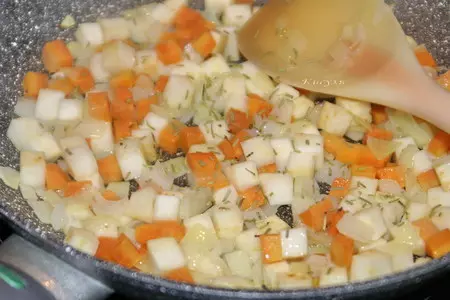 Чечевица белуга с сельдереем и копчёными пряными колбасками. тест-драйв с окраиной: шаг 3