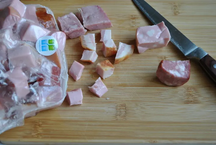 Закусочный кекс с вялеными томатами, мясным ассорти, моцареллой и тимьяном. тест-драйв с "окраиной".: шаг 1