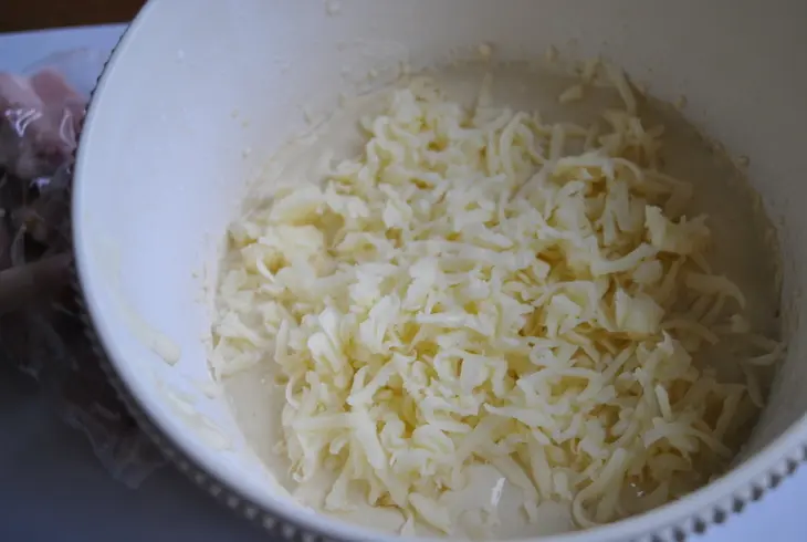 Закусочный кекс с вялеными томатами, мясным ассорти, моцареллой и тимьяном. тест-драйв с "окраиной".: шаг 4