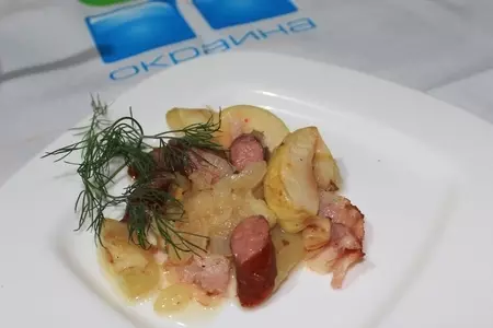 Антоновка печеная с беконом и охотничьими колбасками: шаг 5