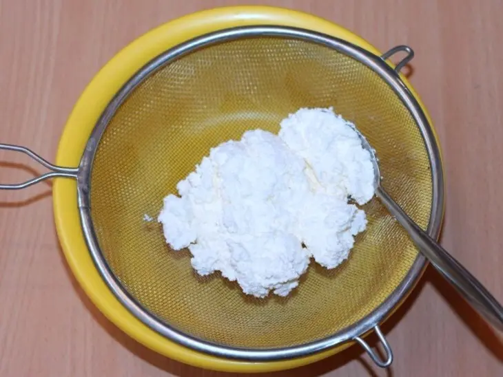 Печенье из гречневой муки с творогом и шоколадом: шаг 1