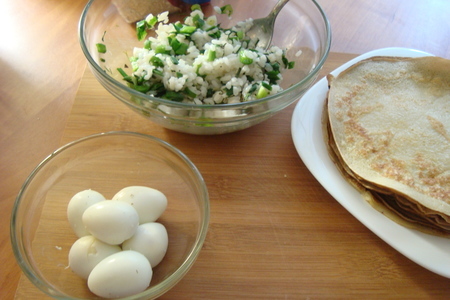 Блинный пирог с рисом, яйцом и зелёным луком под сыром: шаг 6