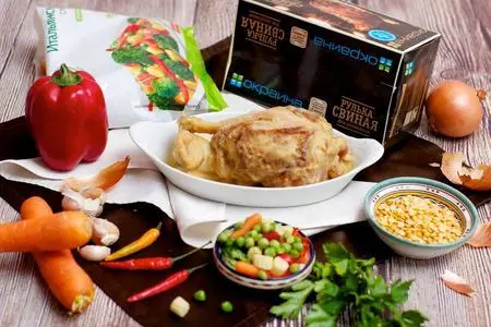 Гороховый суп с запеченной рулькой и молодыми овощами беби: шаг 1