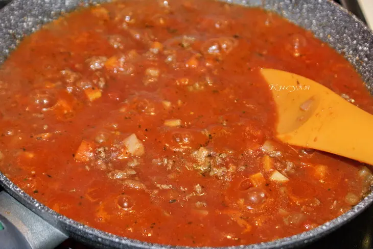 Картофельные ньоки  под мясным соусом по-римски: шаг 6