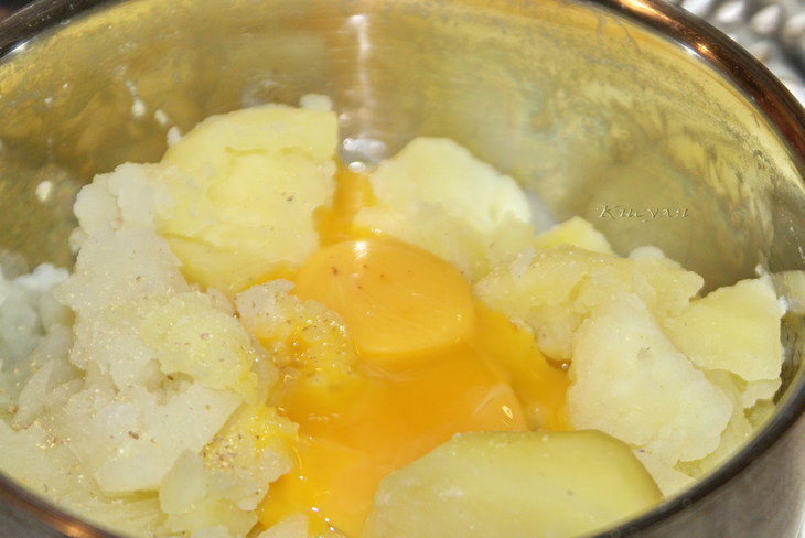 Картофельные ньоки  под мясным соусом по-римски: шаг 7