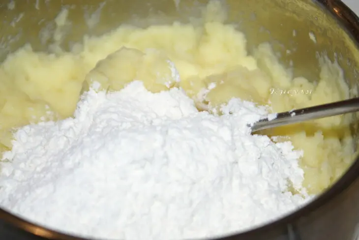 Картофельные ньоки  под мясным соусом по-римски: шаг 8