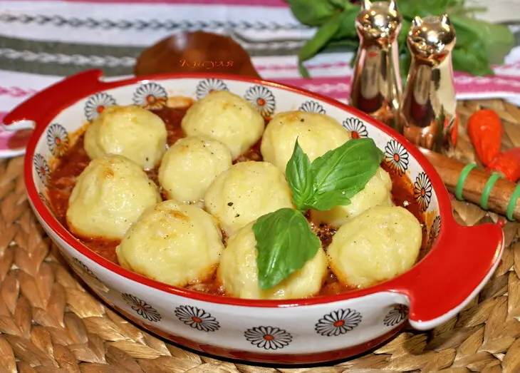 Картофельные ньоки  под мясным соусом по-римски: шаг 13