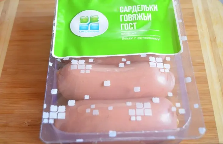 Теплый пикантный картофельный салат с жареными сардельками. тест – драйв с «окраиной».: шаг 1
