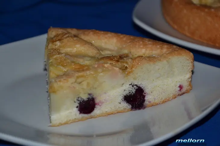 Пирог с яблоками и виноградом: шаг 6