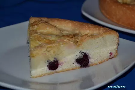 Пирог с яблоками и виноградом: шаг 6