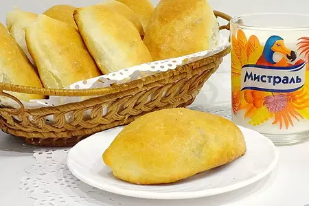 Постные пирожки с рисом и лесными грибами: шаг 8