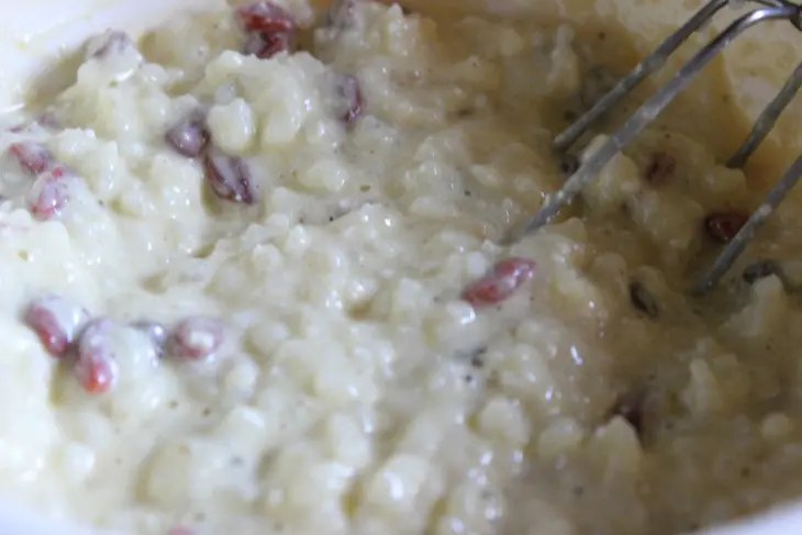 Творожно-рисовая запеканка с яблоками и ягодами годжи: шаг 6
