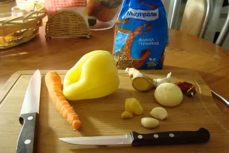 Капуста с гречкой, мясом и грибами: шаг 1