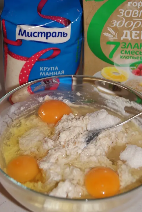 Запеченные 7-ми злаковые оладьи на манке с начинкой: шаг 3