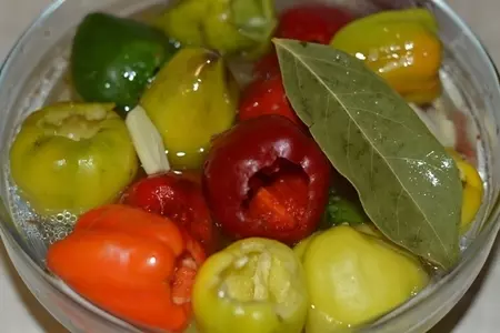 Маринованный беби перец с сыром и ветчиной: шаг 1