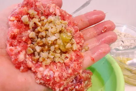 Митболы с гречкой и карамельным луком: шаг 2