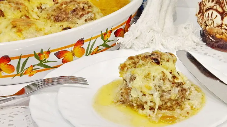 Митболы с гречкой и карамельным луком: шаг 6