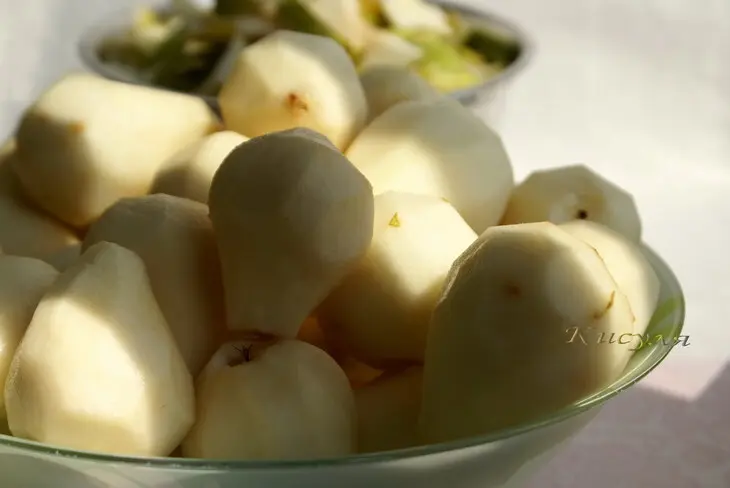 Грушевый джем с лимоном и кардамоном: шаг 1